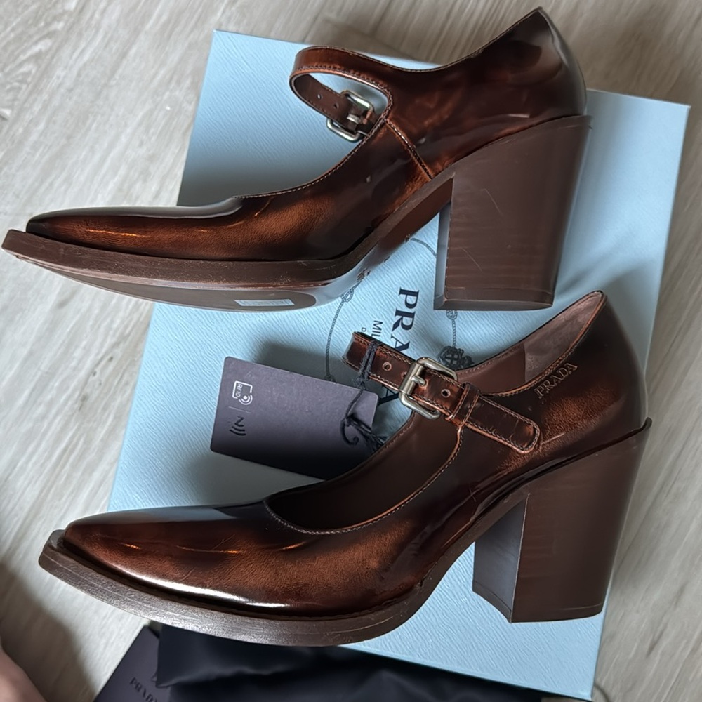 Prada Glossy Brown Mary Jane heels - Picture 3 of 6
